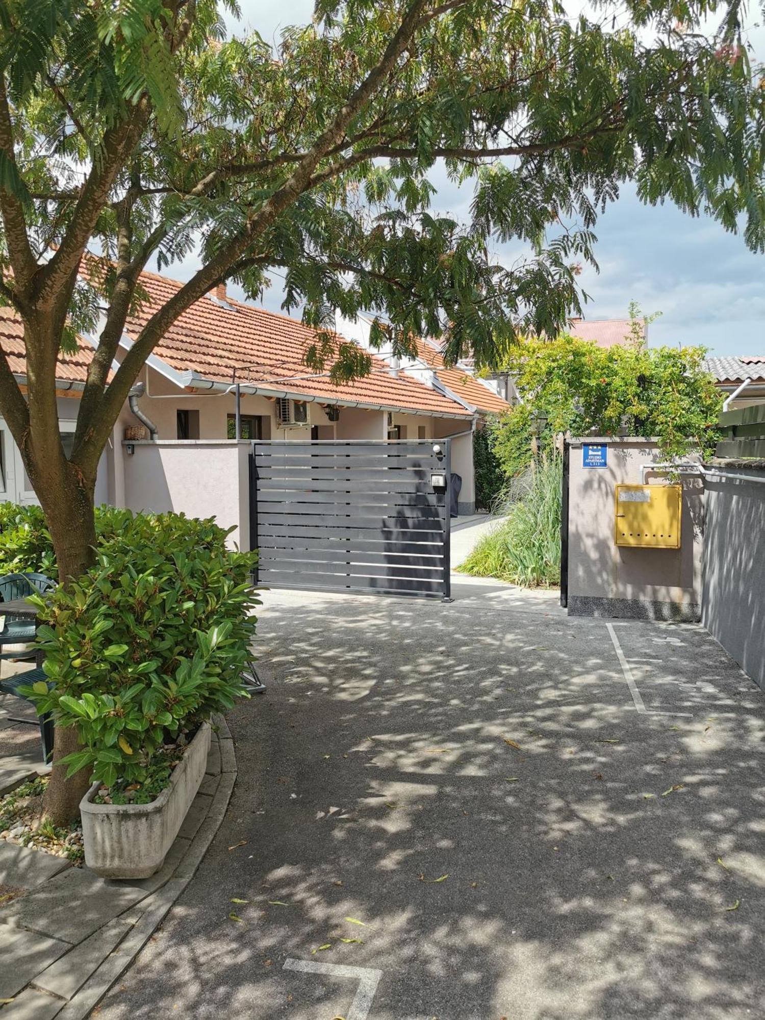 Nunanina Apartmani Pozega Exterior foto